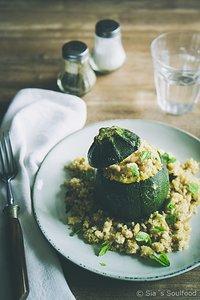 Gefüllte runde Zucchini mit Couscous und Feta
