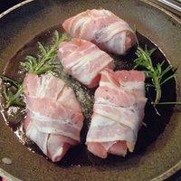 Putensteaks im Speckmantel mit Zuckerschoten (Kefe)