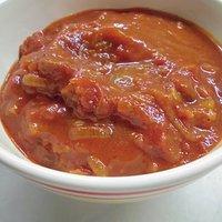 Würzig-scharfe Zwiebel-Tomaten-Soße