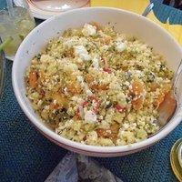 Chili-Couscous-Salat mit Kräuteraprikosen