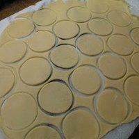 Pelmenis mit Pfifferlingen in Knoblauchbutter