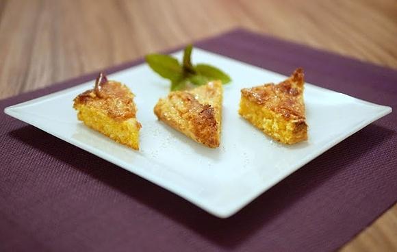 Möhren-Kokos-Kuchen mit Karamellhaube