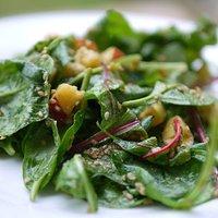 Spinat-Nektarinen-Salat mit Sesam Dressing