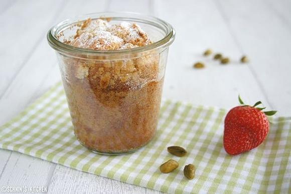 Erdbeer-Amaretto-Kuchen im Glas