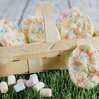 Bunte Marshmallow-Oster-Schokolade