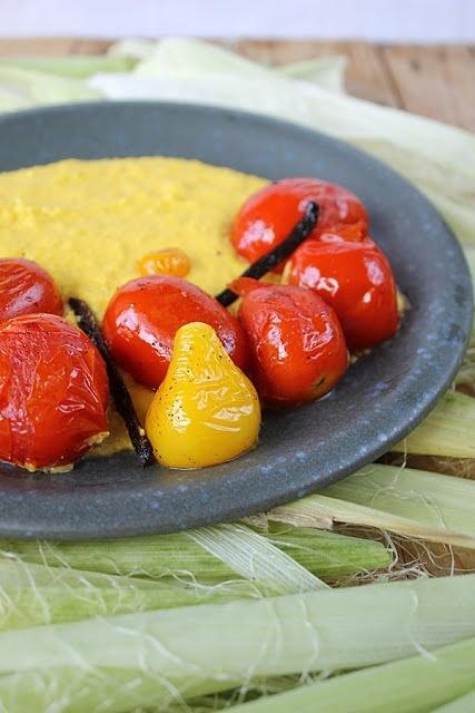 Frische Polenta mit gebratenen Vanille-Tomaten