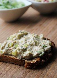 Aufs Brot: Bunter Cashew-"Schmand"