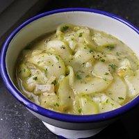 Lauwarmer Gurkensalat