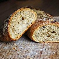 Wurzelbrot mit Oliven