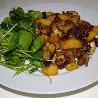 Pilzgröstl mit Salaaat