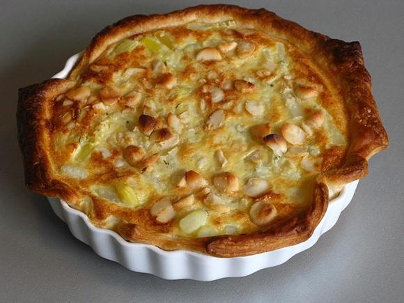 Spargelquiche mit Macadamia