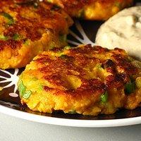 Süßkartoffelküchlein mit Auberginendipp