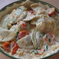 Cappelletti in Tomaten-Frischkäsesauce