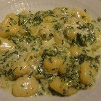 Gnocchi in Blattspinat-Gorgonzolasauce