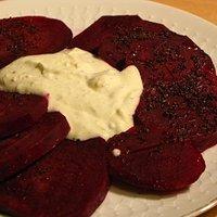 Gebackene Rote Beete mit Blue Cheese Dipp