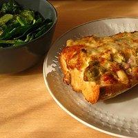 Oooooh, Olive Cheese Bread!