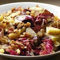 Pasta mit Birne, Radicchio und Walnüssen