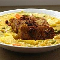 Gemüse-Kartoffel-Joghurt-Curry mit Tofu