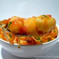 Gnocchi in scharfer Tomatensauce mit Mozzarella