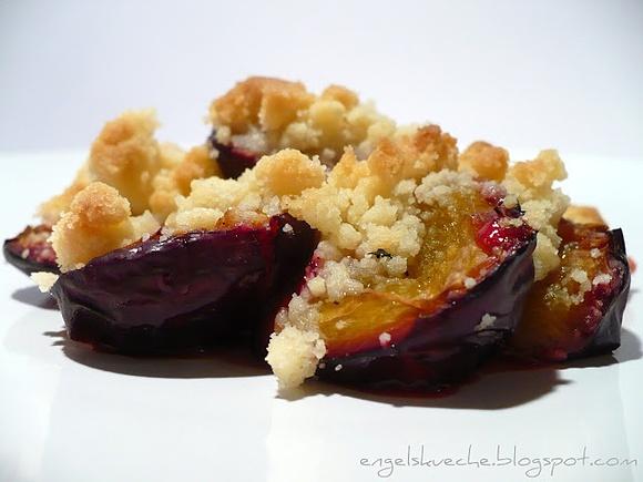 Zwetschgen crumble mit vanille mascarpone creme
