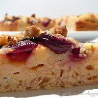 Apfel-Amaretto-Kirsch-Kuchen mit Amarettini-Streuseln