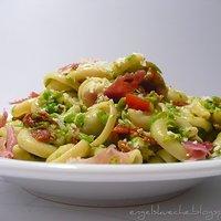 Kirstens Pasta mit Erbsenpesto und Serranoschinken