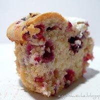 Weiße-Schokolade-Waldbeeren-Muffins