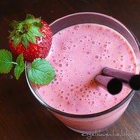 Frozen Joghurt Strawberry Smoothie
