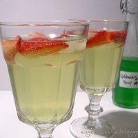 Schnelle Maibowle im Glas