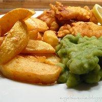 Fish'n'Chips with Mushy Peas and Sauce Tartar