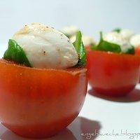 Tomate-Mozzarella mal etwas anders partytauglich gemacht