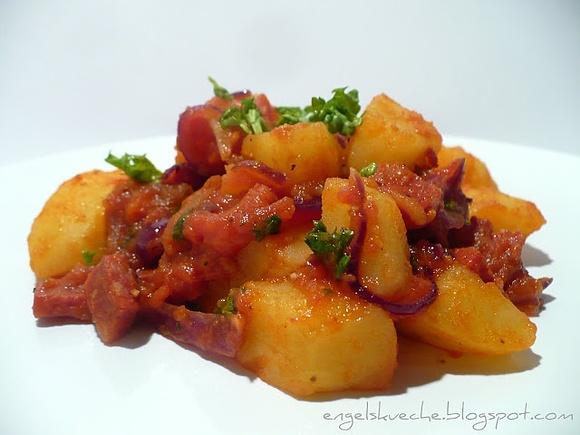 Christinas deftige kartoffeln mit chorizo und tomatensugo