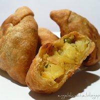 Samoussas mit scharfer Kartoffel-Erbsen-Füllung