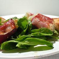 Spinatsalat mit Fenchel im Schinkenmantel