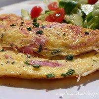 Schinken-Käse-Omelette mit Salat