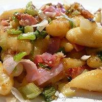 Schupfnudelpfanne mit Schinken, Lauch und Appenzeller
