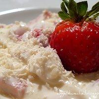 Weiße-Schokolade-Erdbeer-Quark