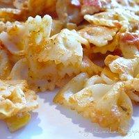 Farfalle mit scharfer Sahne-Tomaten-Soße