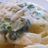 Tagliatelle in Spinat-Gorgonzola-Soße