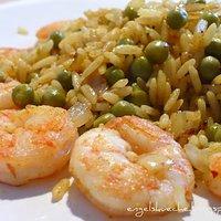 Curry-Reis mit Erbsen und Garnelen