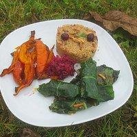 Mangoldpäckchen mit Cranberry-Quinoa und Hokkaidokürbis