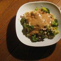 Nachgekocht: Broccoli mit Erdnusssauce