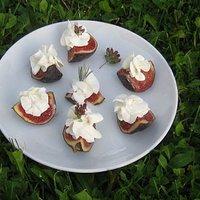 Feigen mit Ziegenkäsecreme