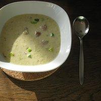 Lauch-Käse-Suppe mit Fleischbällchen