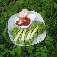Spargel-Parfait mit Portweingelee