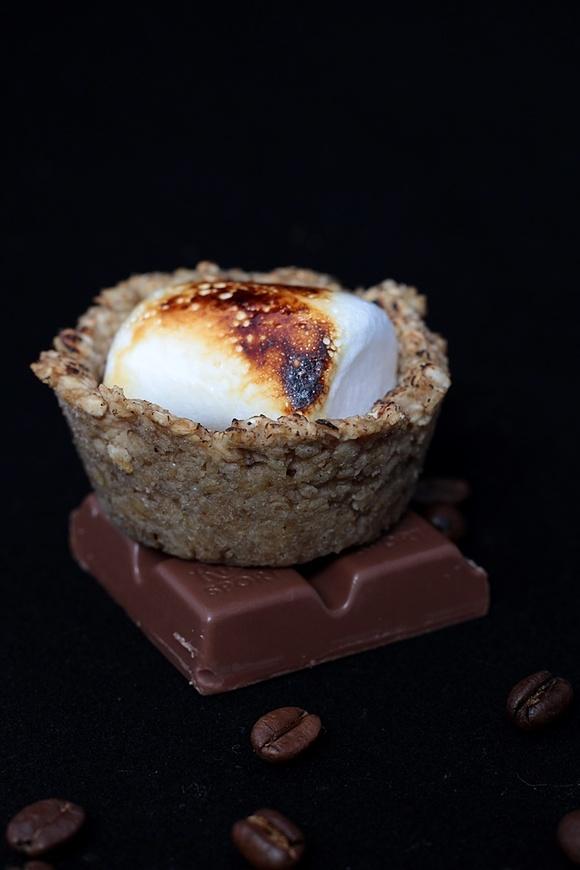 Hafercup S'mores mit Kaffeeschokolade