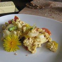Frühlingshaftes Rührei