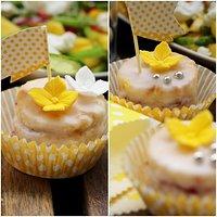 Österliche Petit Fours mit Zuckerblumen und ein Blick in die Degusta-Box im Februar [Werbung]