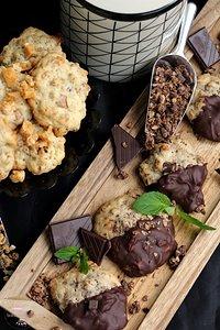 Zweierlei Müsli-Cookies mit Minze oder Karamell- Frühstück to go [Werbung]