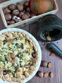 Herbstliche Quiche mit Kürbis, Champignons, Grillkäse und eine Prise Urwald-Pfeffer